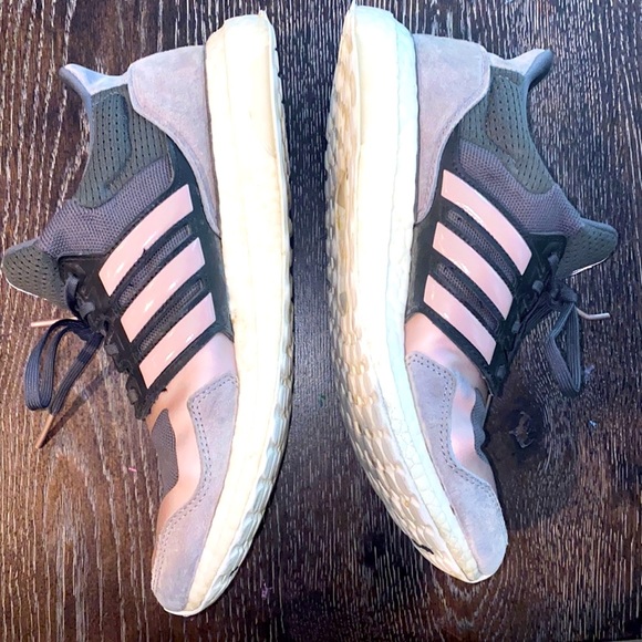 ADIDAS ULTRABOOST running shoes - Picture 3 of 7